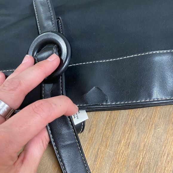 Givenchy ‘Bond’ Black Shopper Bag with Logo - Picture 9 of 13